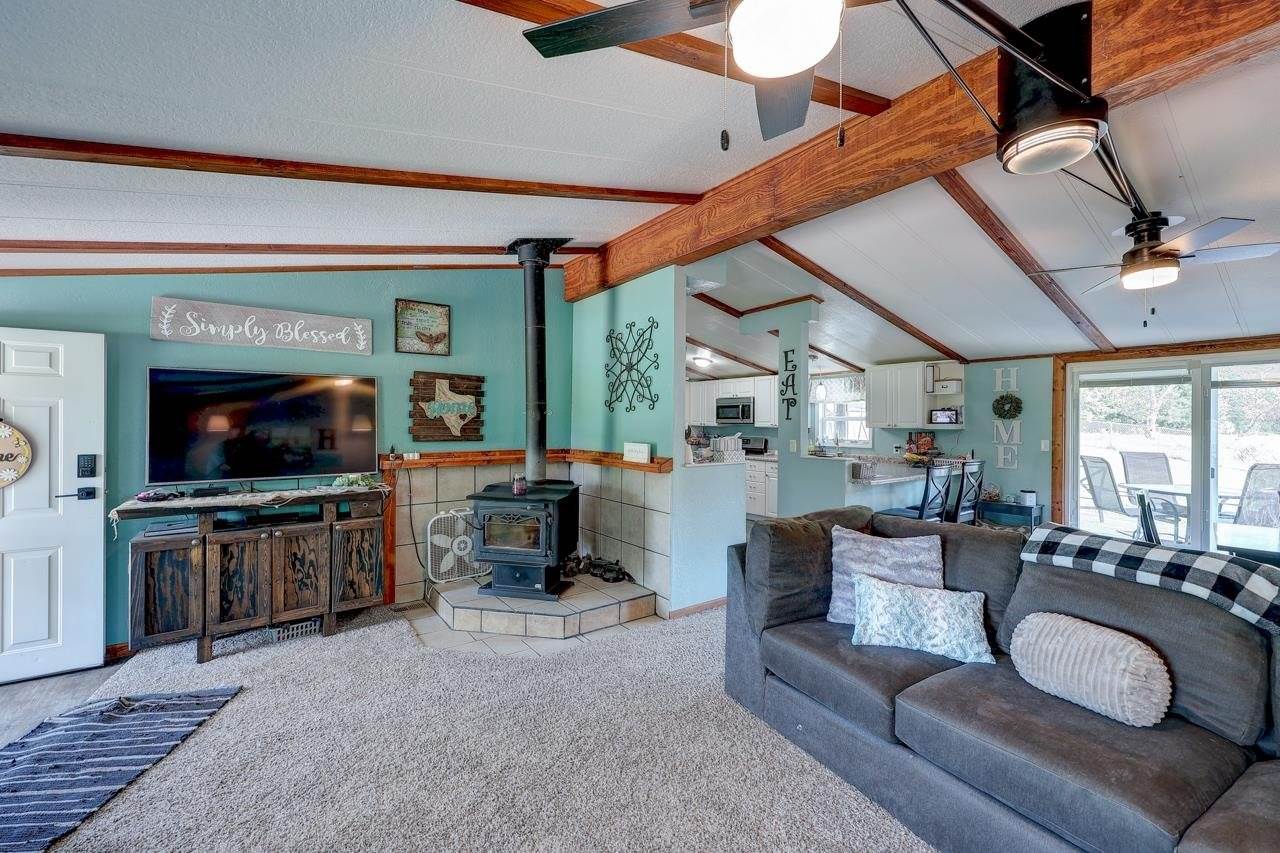 10714 284th Dr, Arkansas City, KS 67005