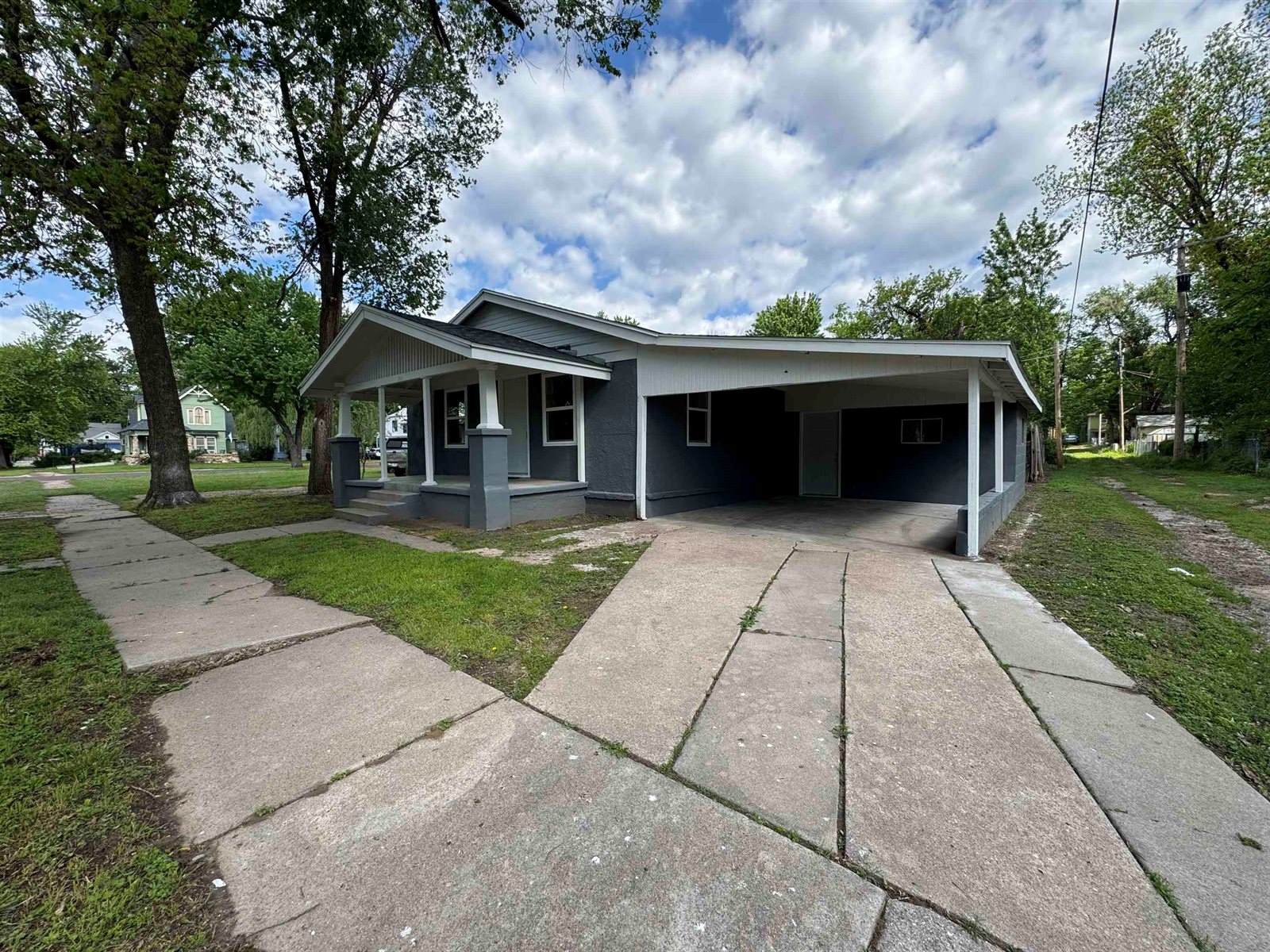 210 East Quincy, Arkansas City, KS 67005