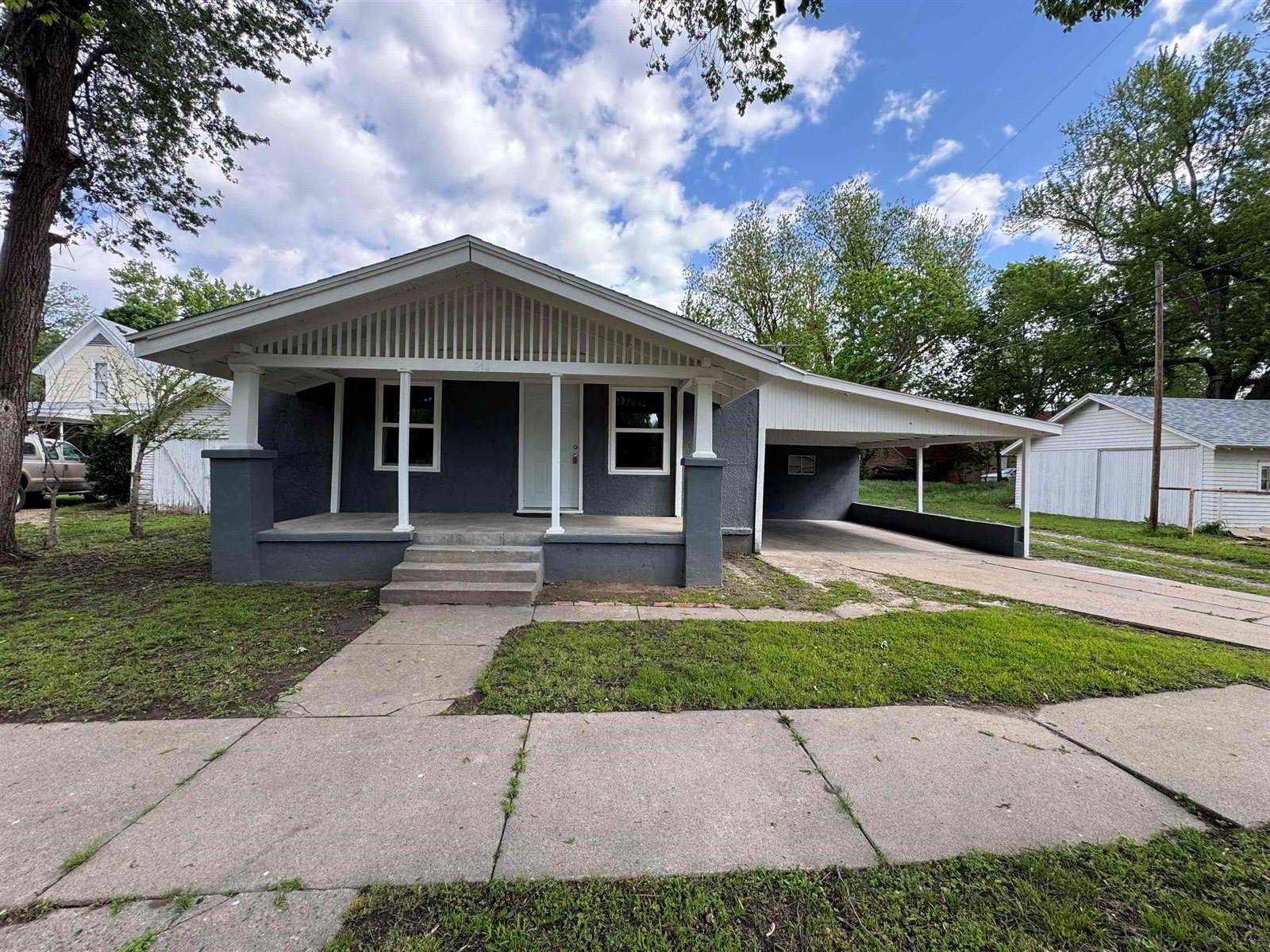 210 East Quincy, Arkansas City, KS 67005