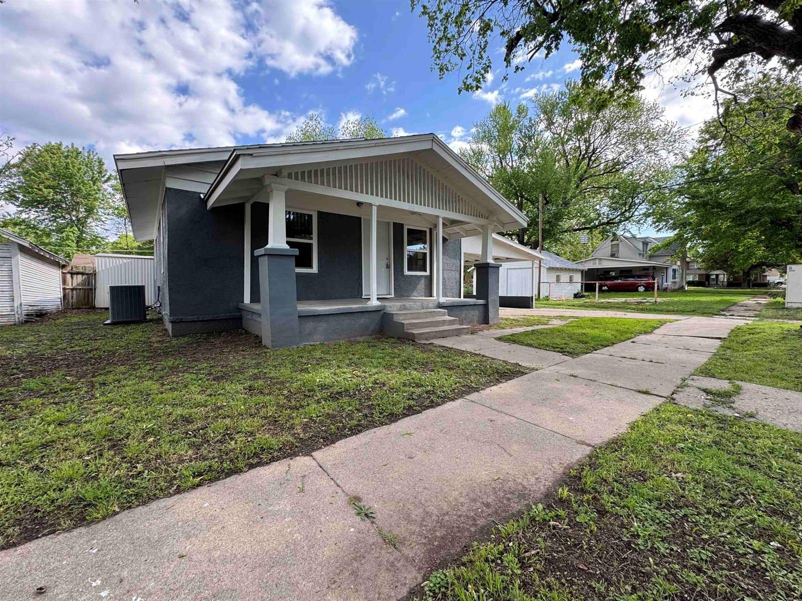 210 East Quincy, Arkansas City, KS 67005