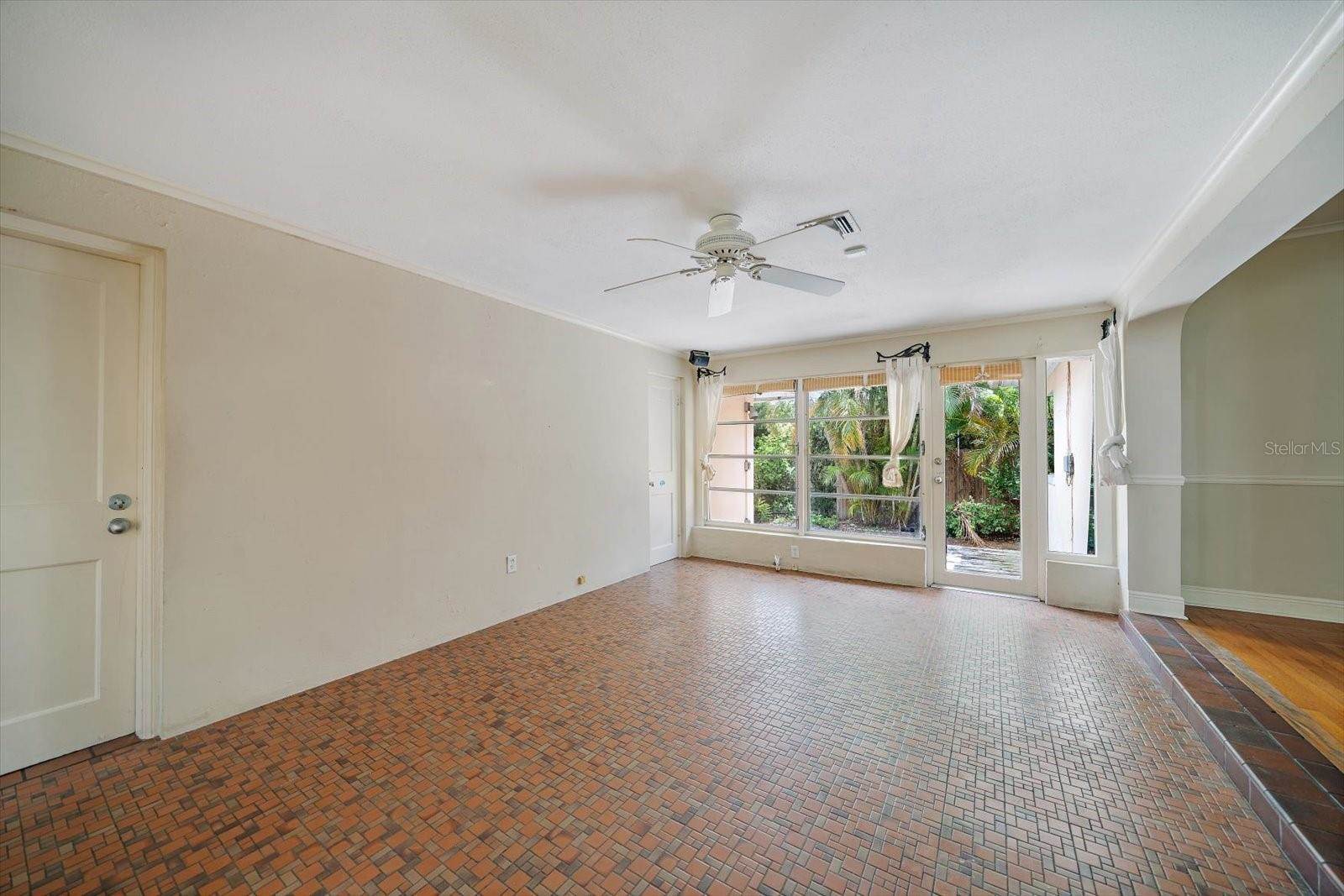 605 15TH Avenue NE, Saint Petersburg, FL 33704