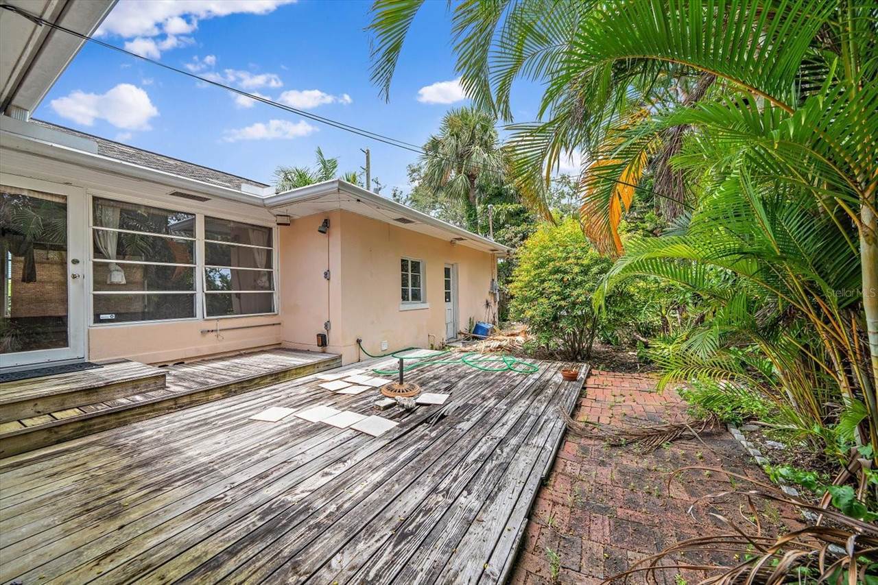 605 15TH Avenue NE, Saint Petersburg, FL 33704