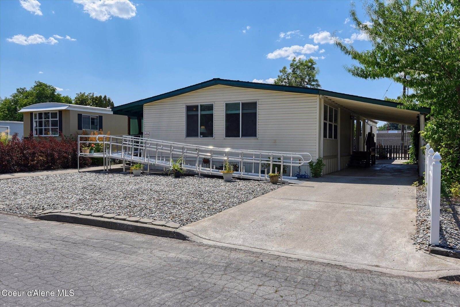 2811 North Carriage Ct, Coeur d'Alene, ID 83814