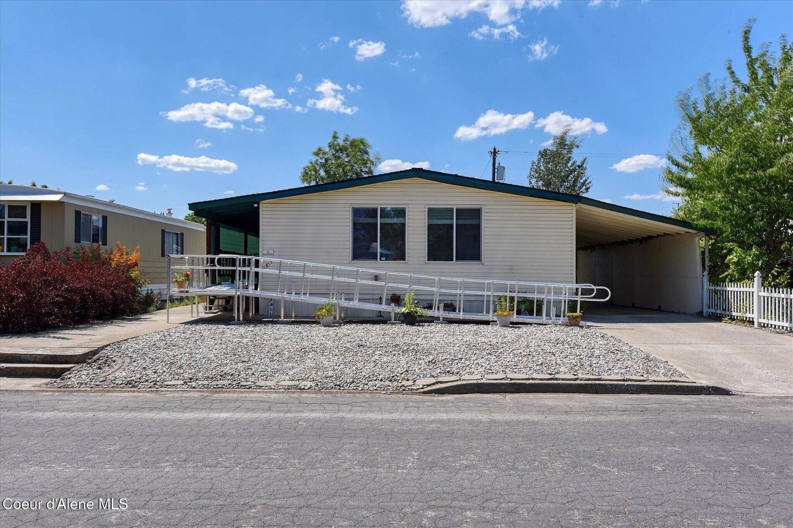 2811 North Carriage Ct, Coeur d'Alene, ID 83814