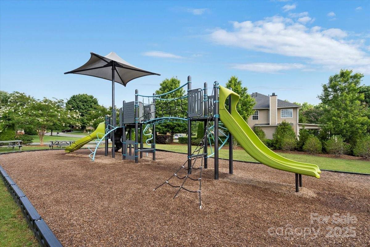 1000 Sudbury Lane, Matthews, NC 28104