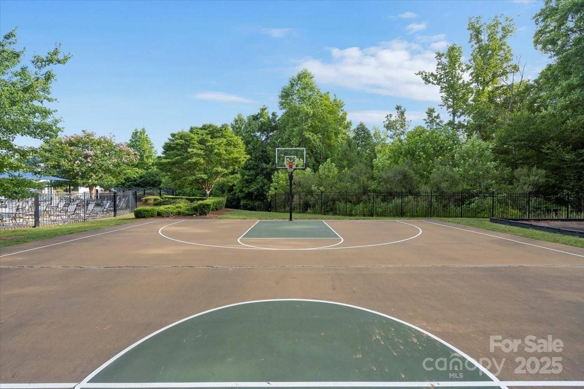 1000 Sudbury Lane, Matthews, NC 28104