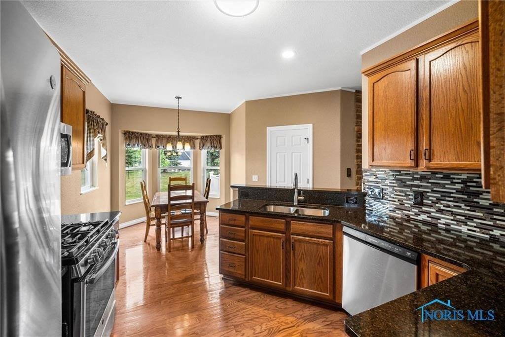 7373 Longwater Court, Maumee, OH 43537