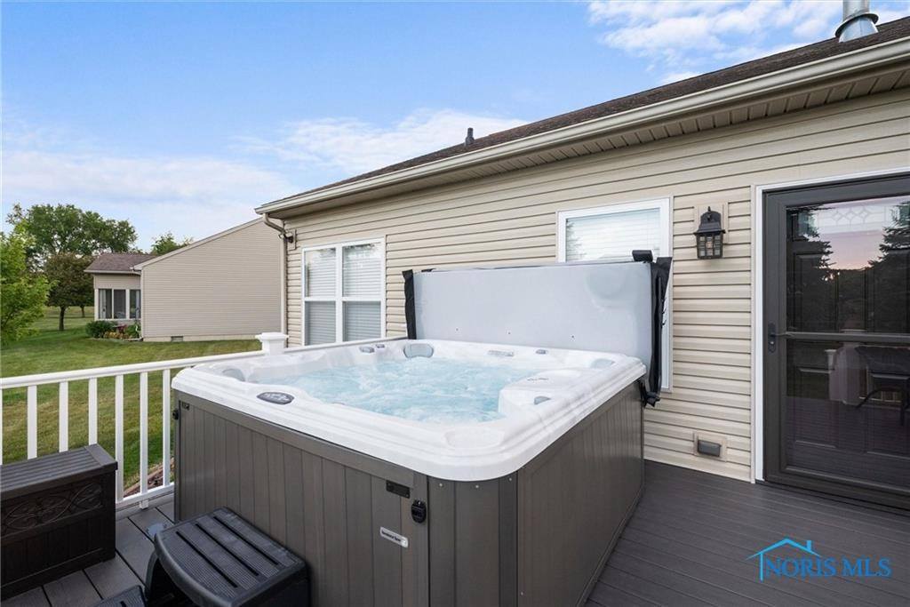 7373 Longwater Court, Maumee, OH 43537