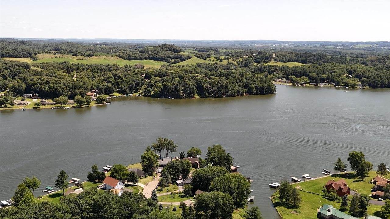 S810A Goldfinch Court, La Valle, WI 53941