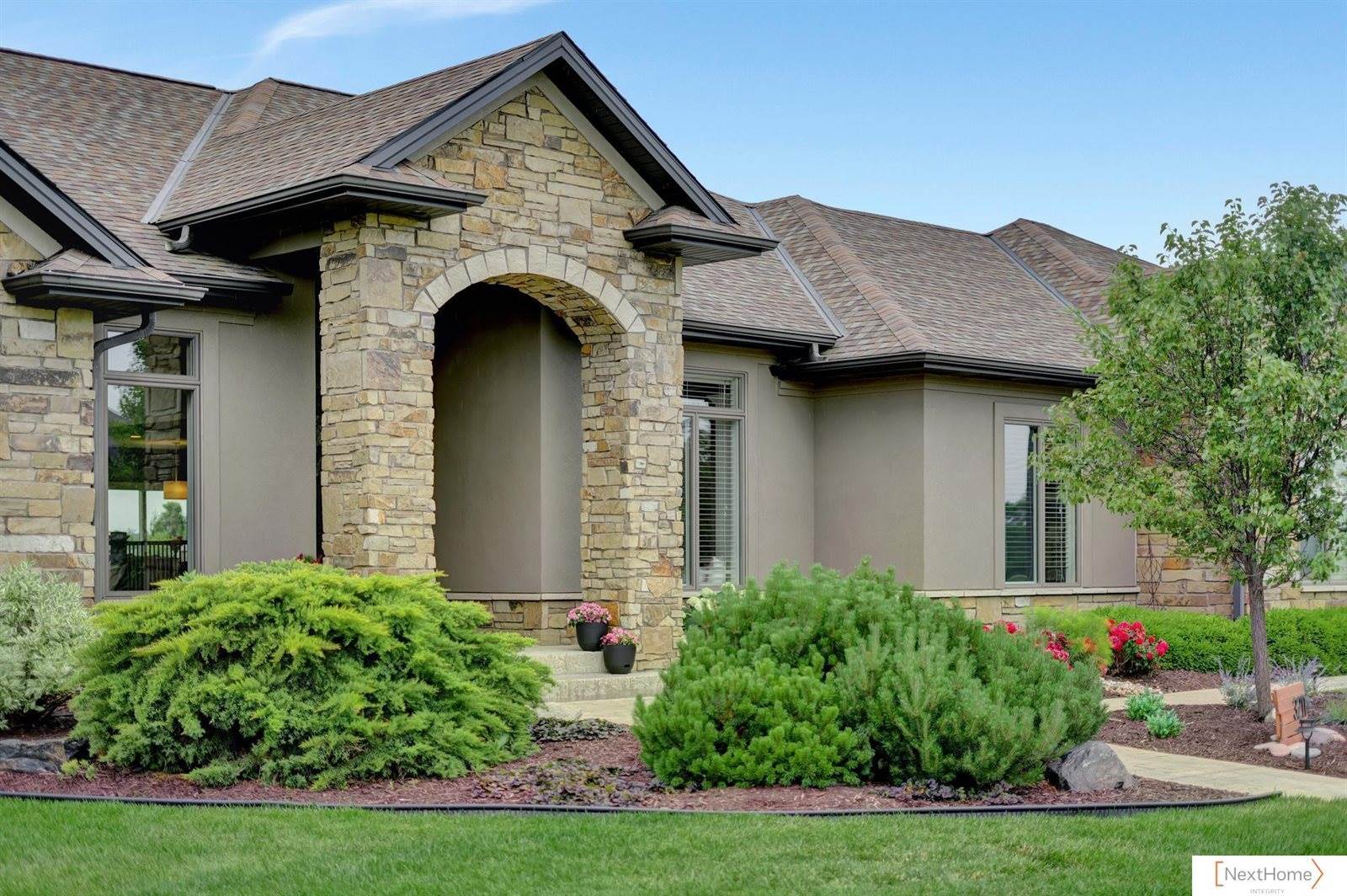 3211 West Covered Bridge Drive, Lincoln, NE 68523