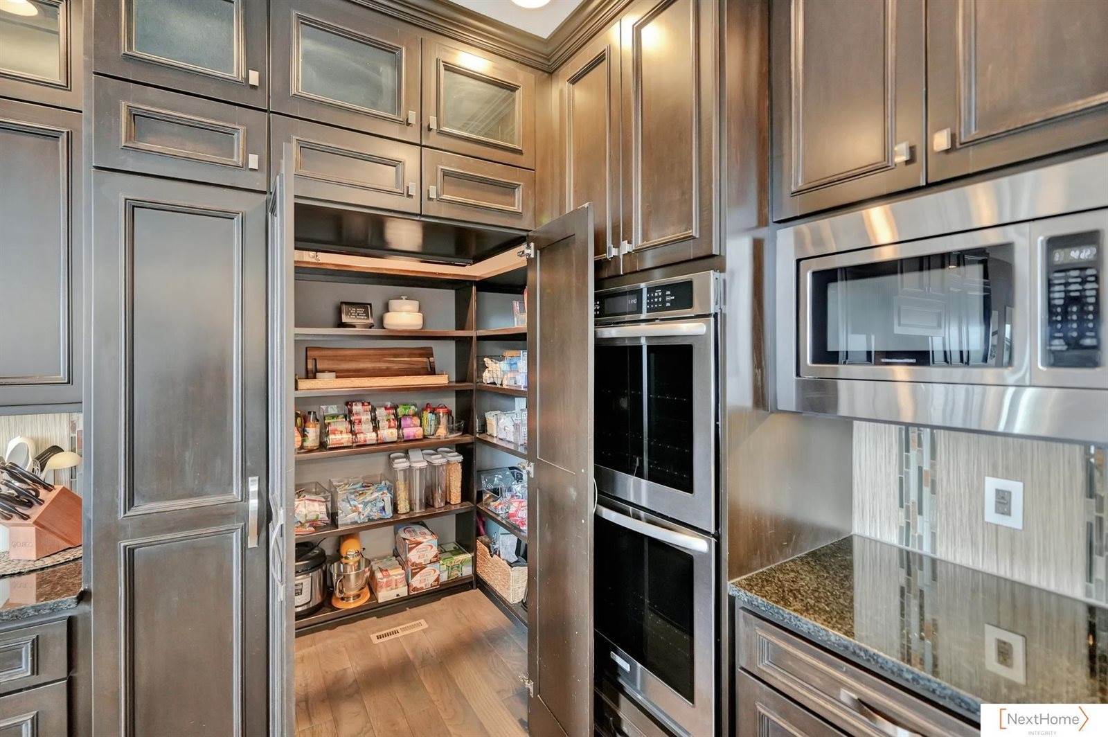 3211 West Covered Bridge Drive, Lincoln, NE 68523