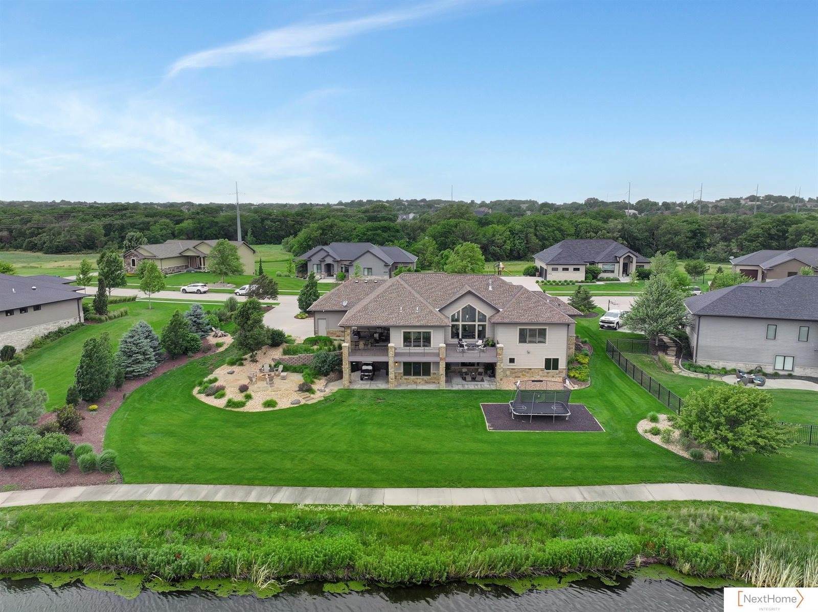 3211 West Covered Bridge Drive, Lincoln, NE 68523