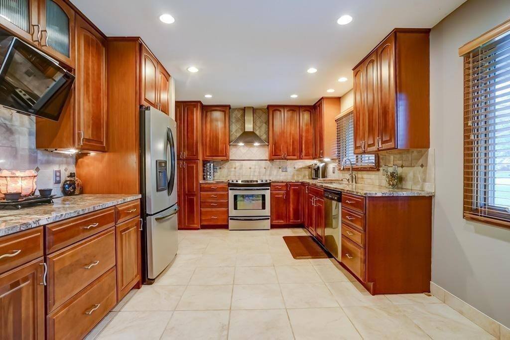 1585 South Roosevelt Avenue, Columbus, OH 43209