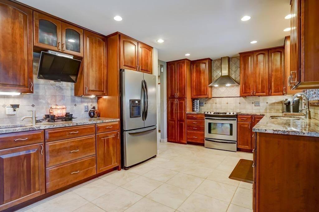 1585 South Roosevelt Avenue, Columbus, OH 43209