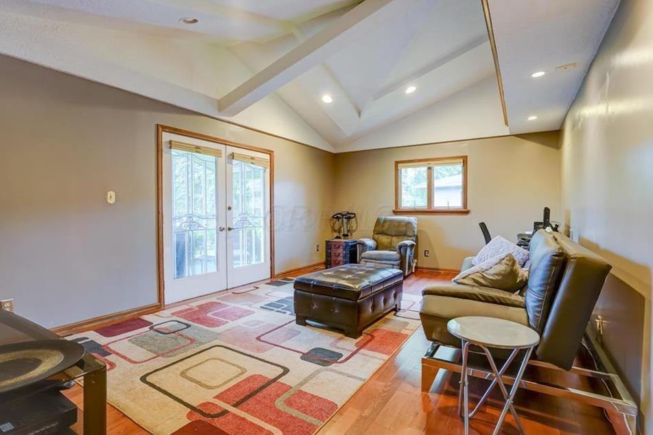 1585 South Roosevelt Avenue, Columbus, OH 43209