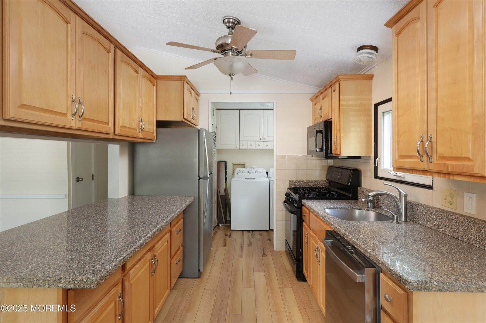 15 Cedar Court, Manalapan, NJ 07726