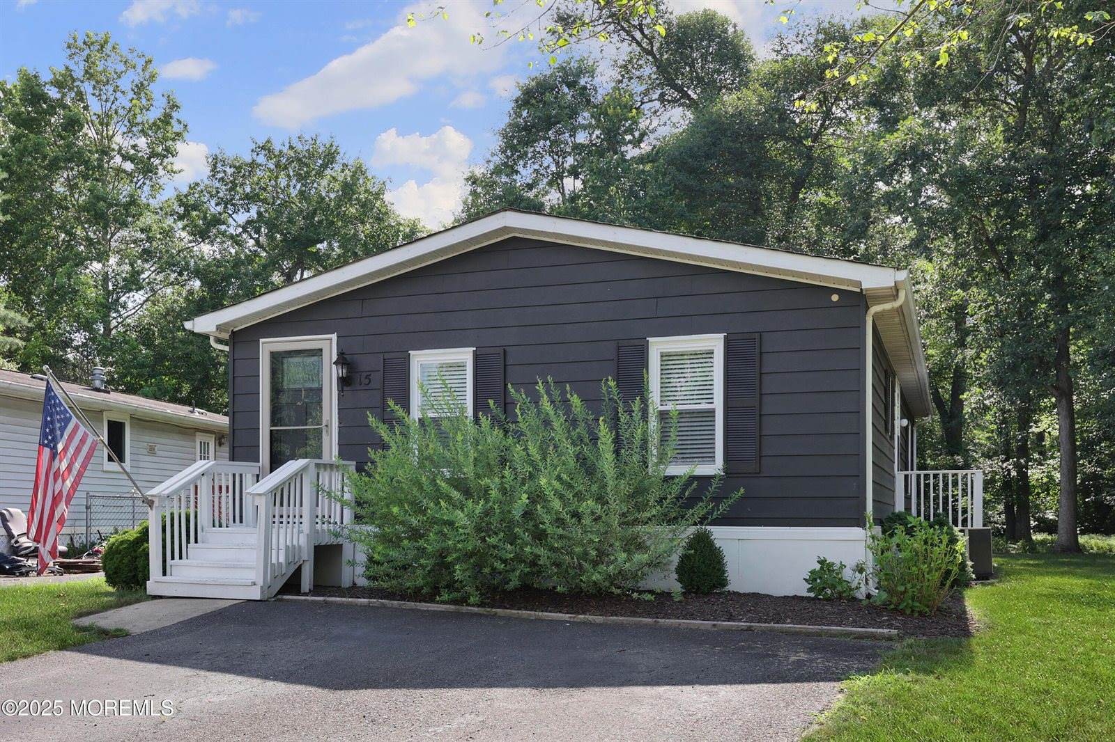 15 Cedar Court, Manalapan, NJ 07726