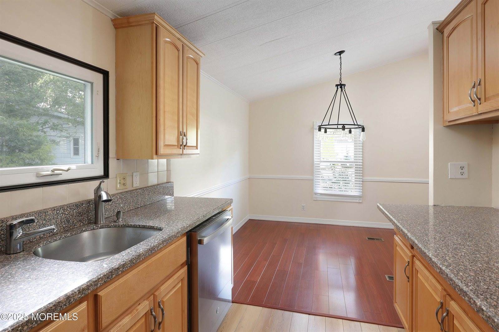 15 Cedar Court, Manalapan, NJ 07726