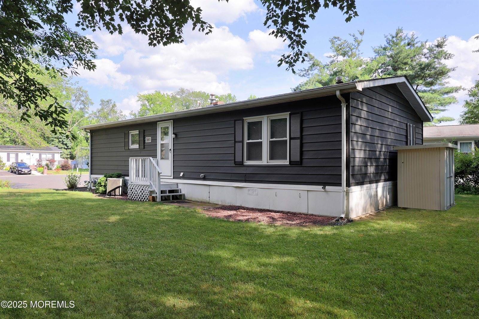 15 Cedar Court, Manalapan, NJ 07726