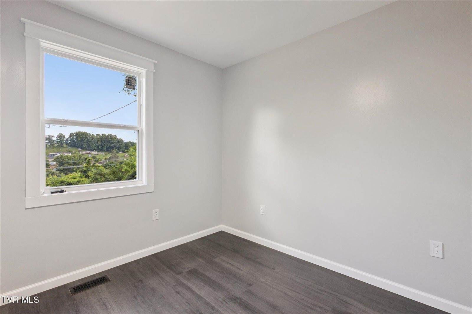 126 Hughes Lane, Johnson City, TN 37601