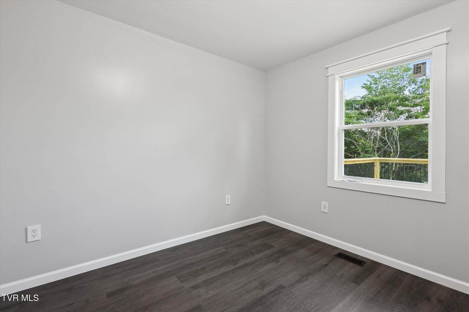 126 Hughes Lane, Johnson City, TN 37601