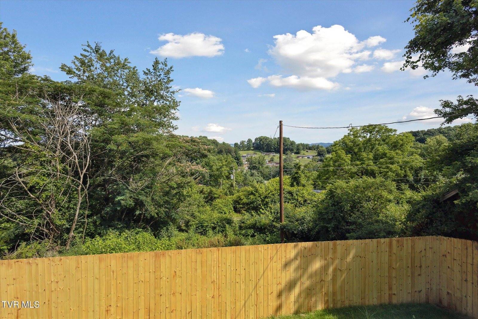 126 Hughes Lane, Johnson City, TN 37601