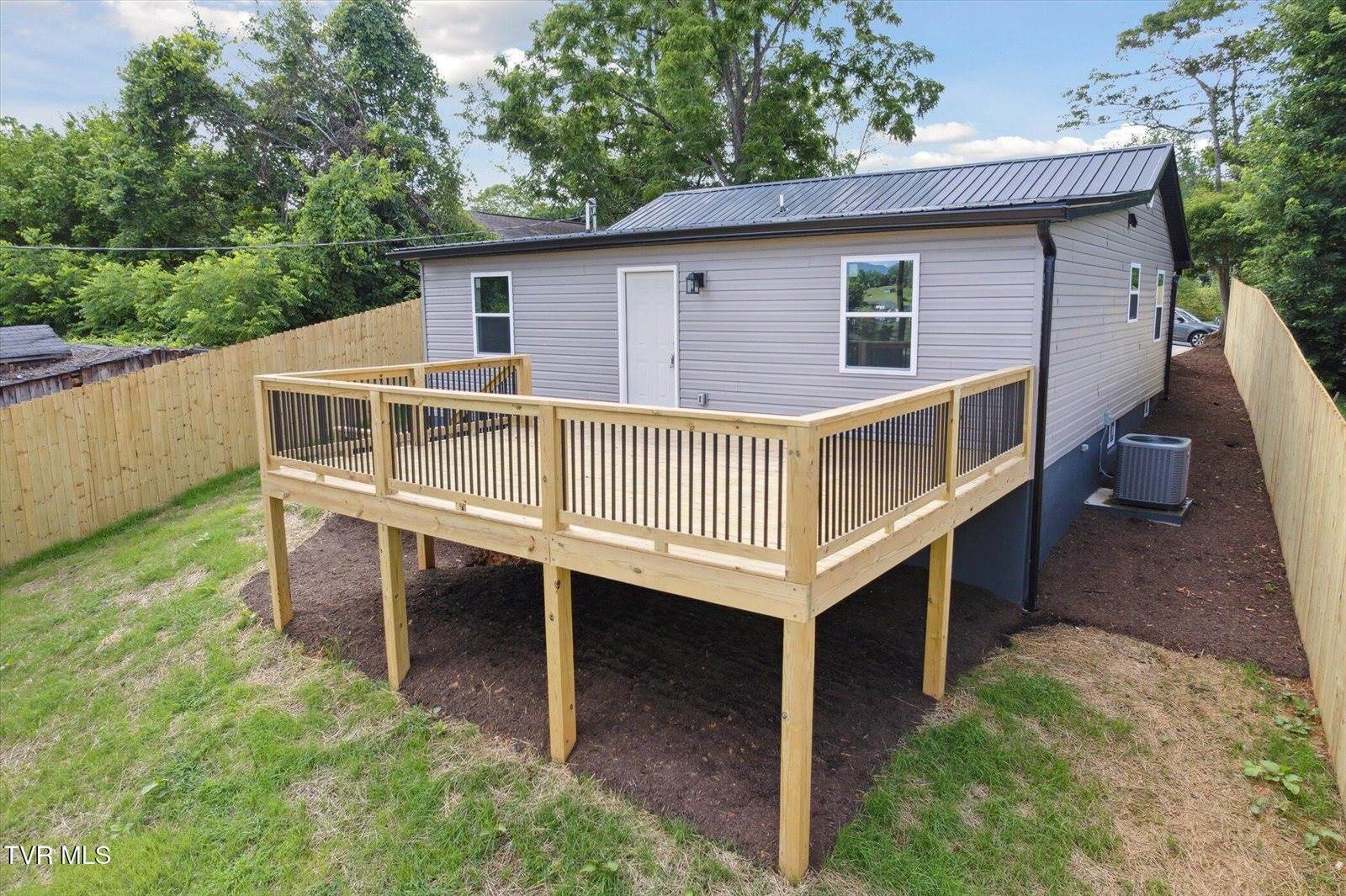 126 Hughes Lane, Johnson City, TN 37601