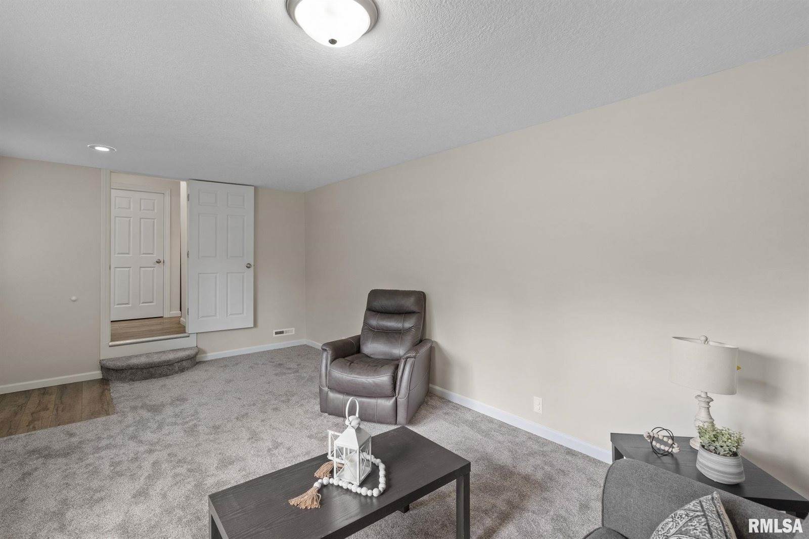 13260 64TH Avenue, Blue Grass, IA 52726