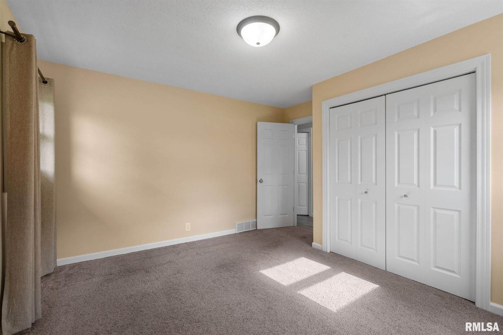 13260 64TH Avenue, Blue Grass, IA 52726