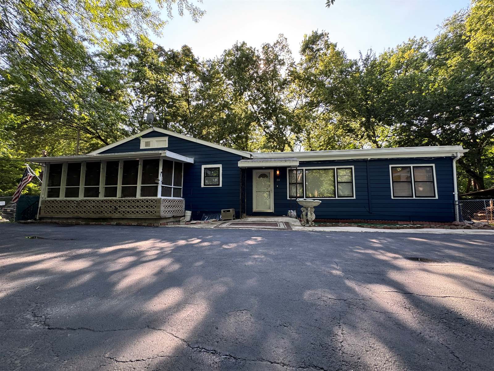 814 SE 14th ST, Topeka, KS 66607