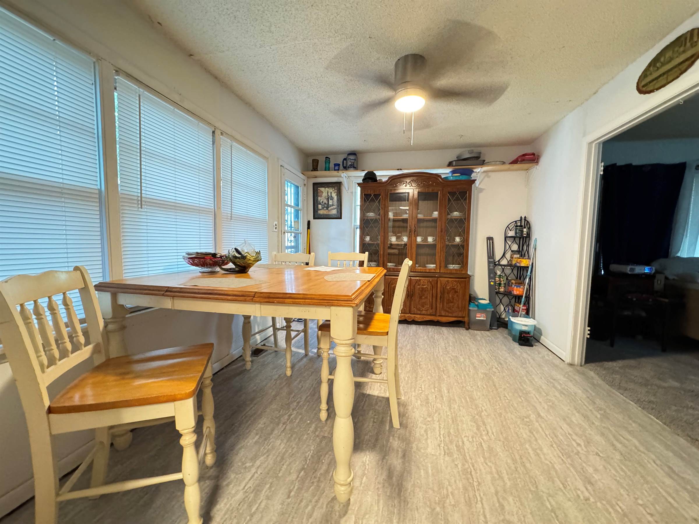 814 SE 14th ST, Topeka, KS 66607