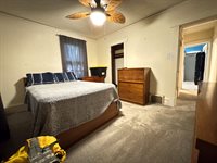 814 SE 14th ST, Topeka, KS 66607