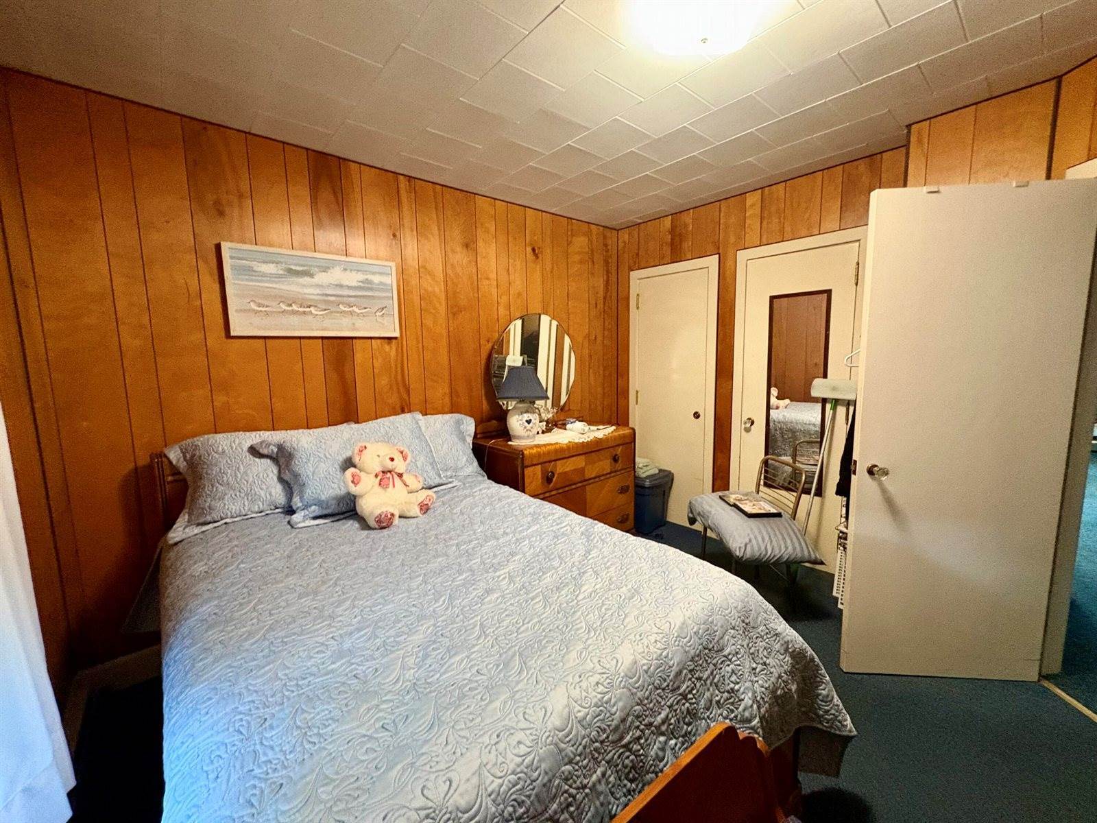 13 Lincoln Street, Lincoln, ME 04457