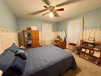 13 Lincoln Street, Lincoln, ME 04457