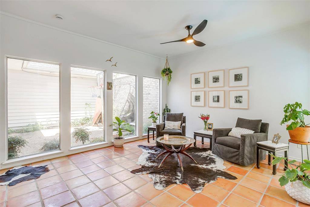 6876 Anglebluff Circle, Dallas, TX 75248