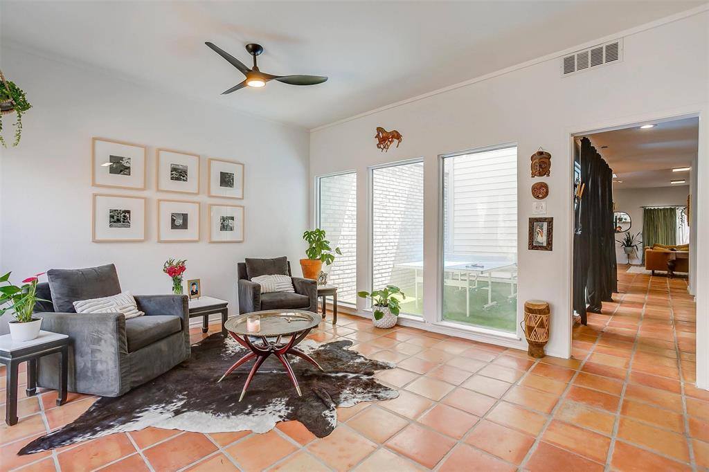 6876 Anglebluff Circle, Dallas, TX 75248