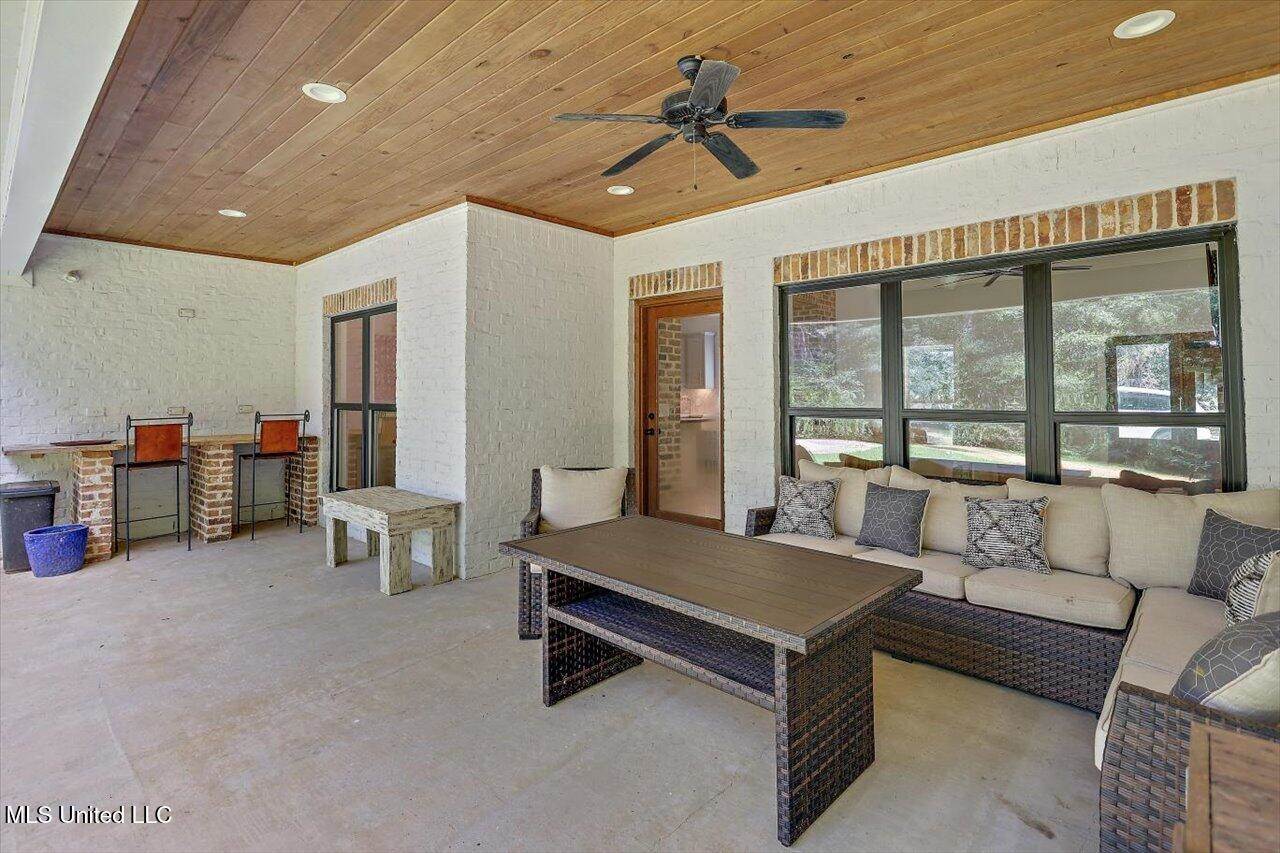 104 Pine Hill Circle, Florence, MS 39073