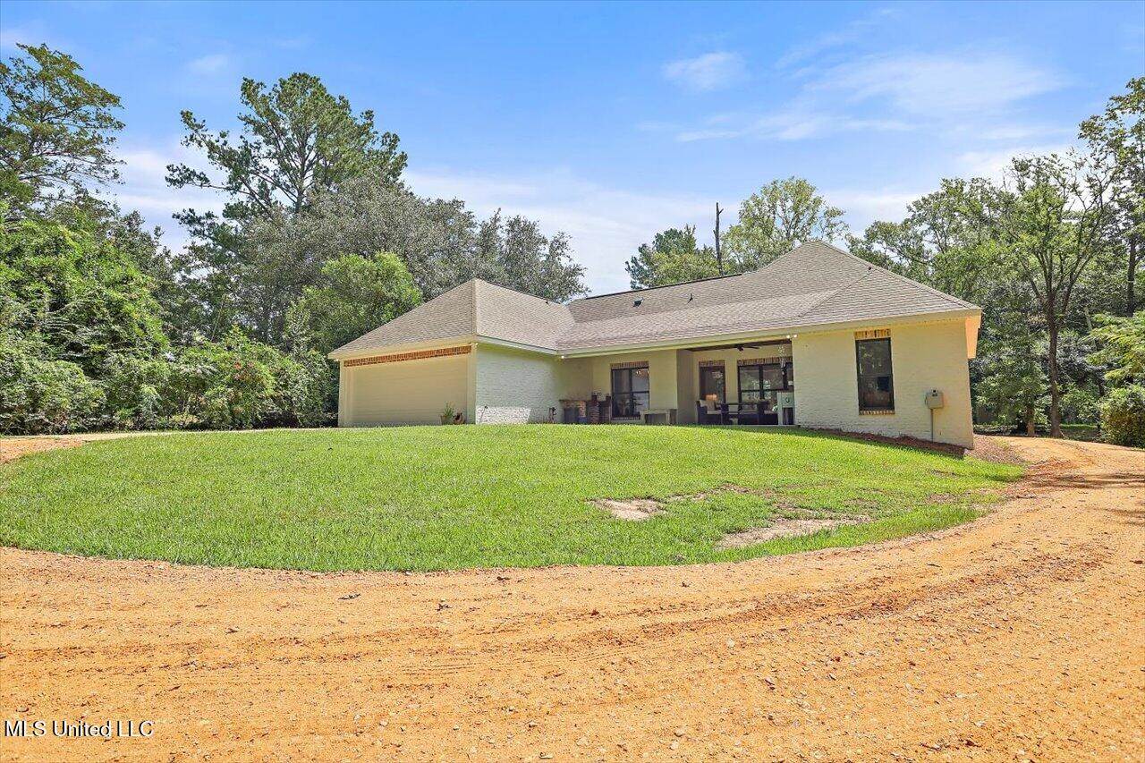 104 Pine Hill Circle, Florence, MS 39073