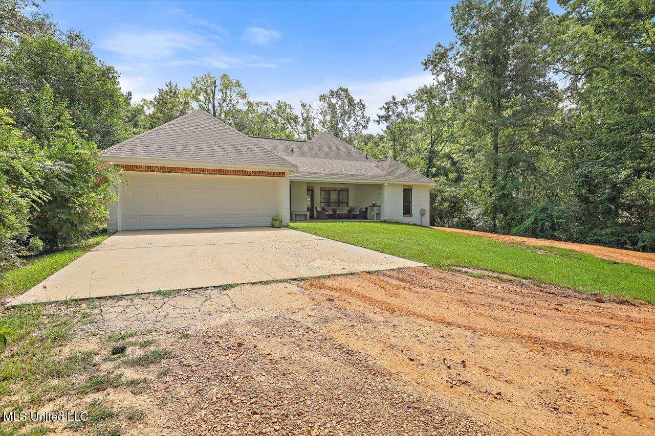 104 Pine Hill Circle, Florence, MS 39073