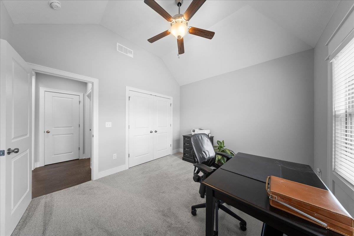 21736 W 116th Place, Olathe, KS 66061