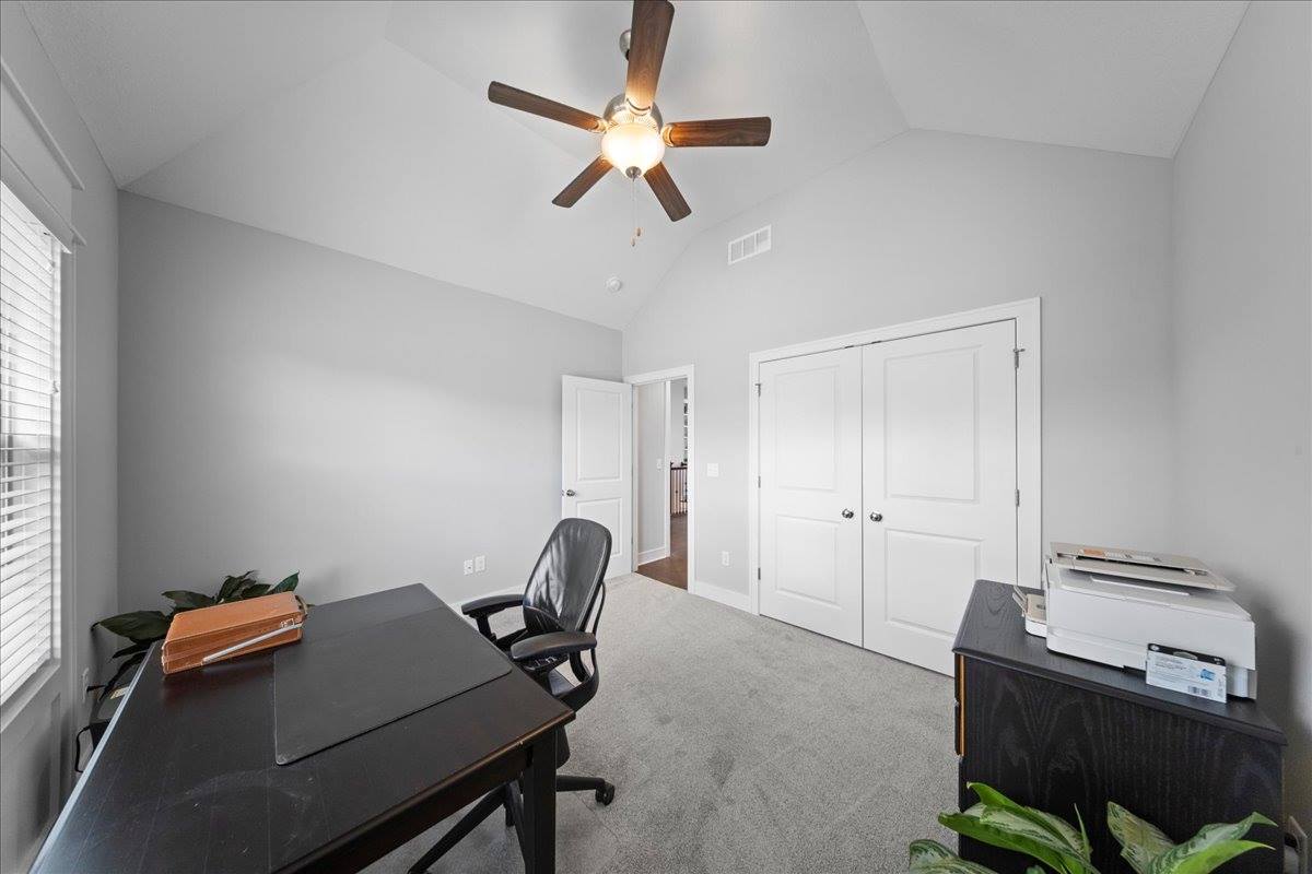 21736 W 116th Place, Olathe, KS 66061