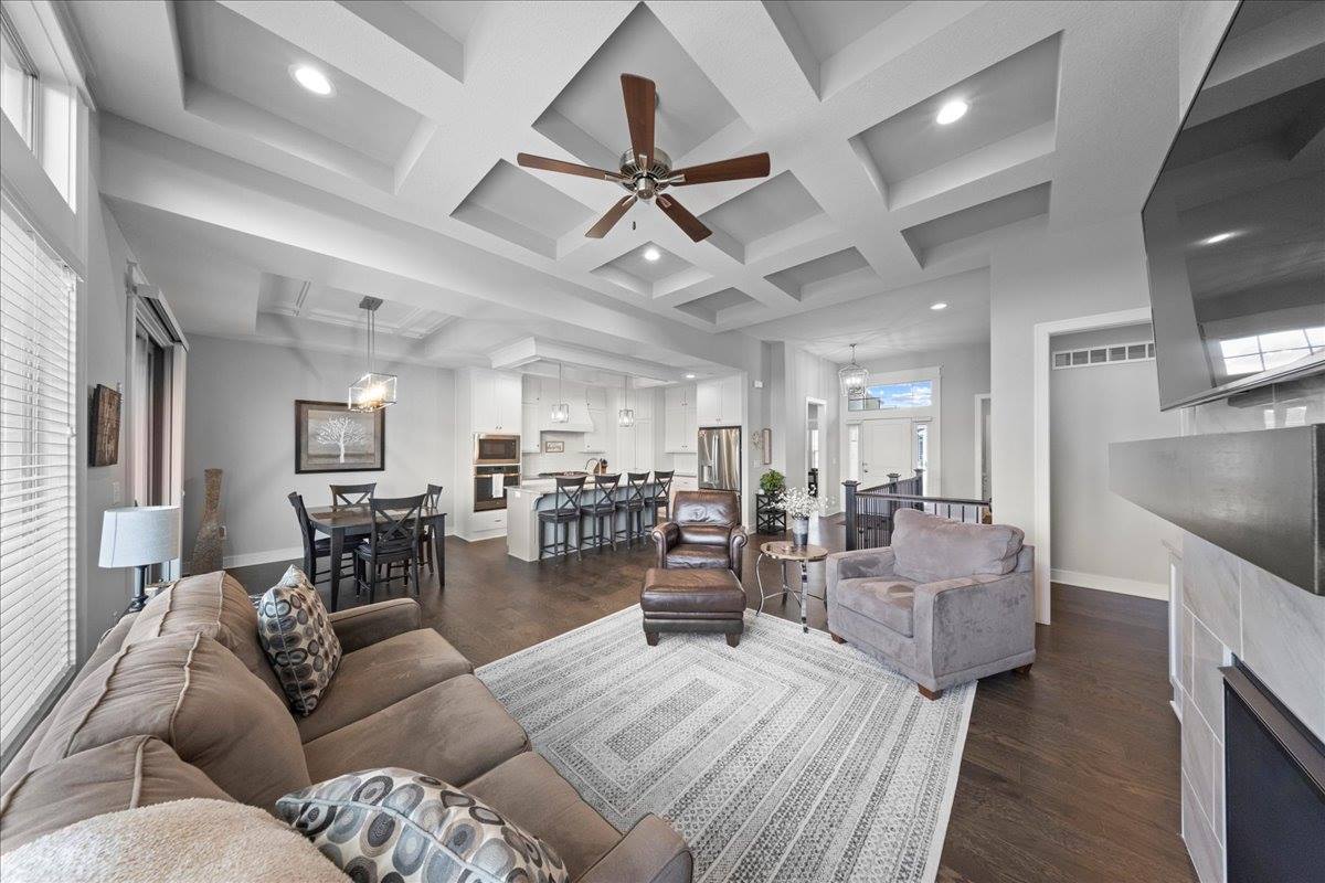 21736 W 116th Place, Olathe, KS 66061