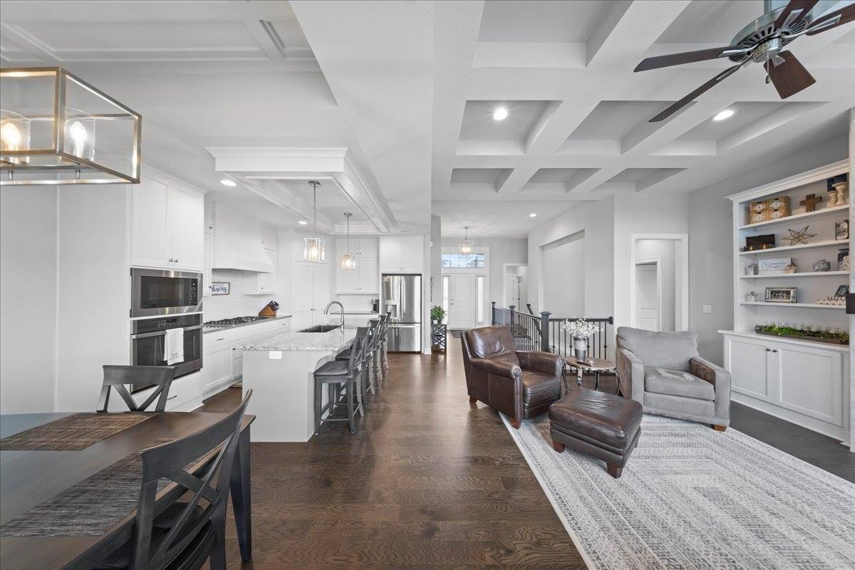 21736 W 116th Place, Olathe, KS 66061