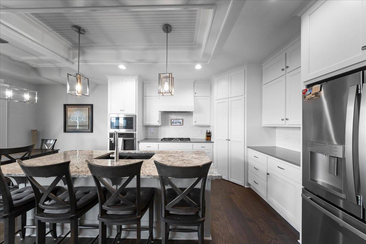 21736 W 116th Place, Olathe, KS 66061