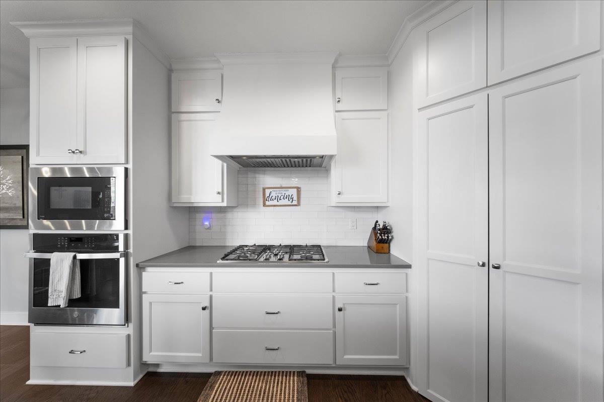 21736 W 116th Place, Olathe, KS 66061