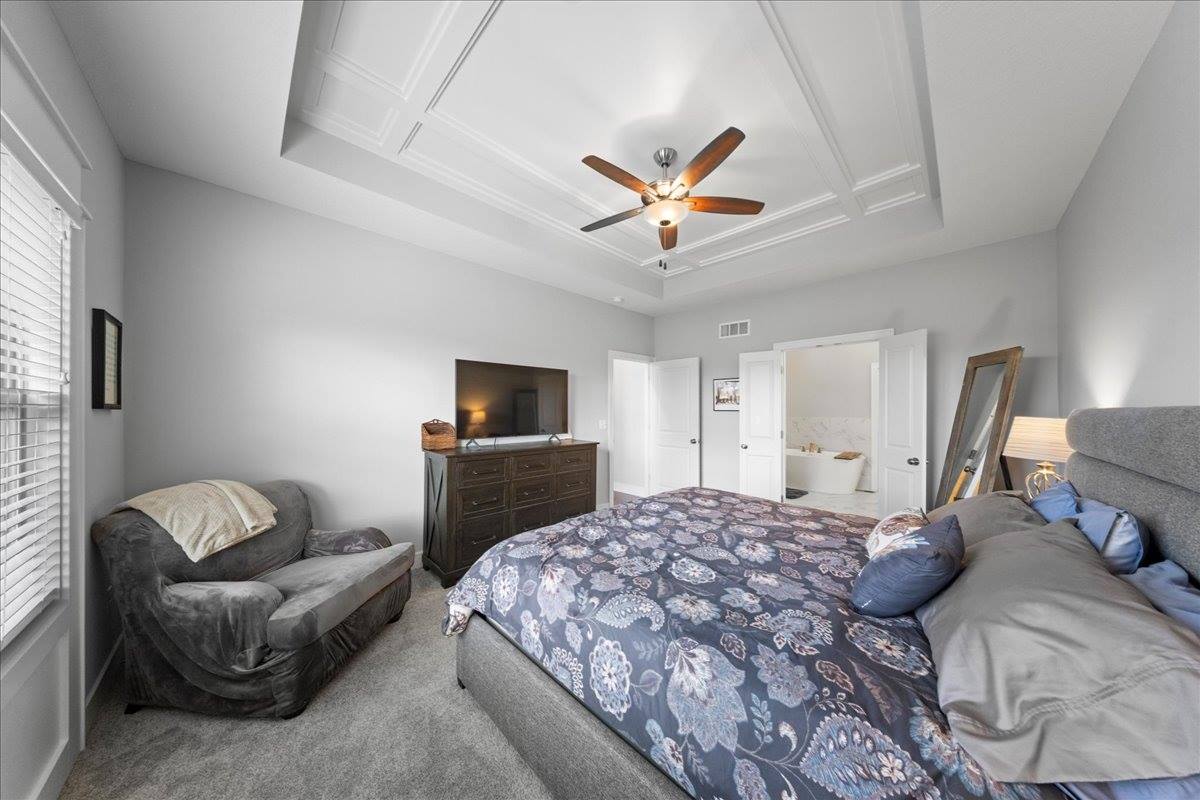 21736 W 116th Place, Olathe, KS 66061