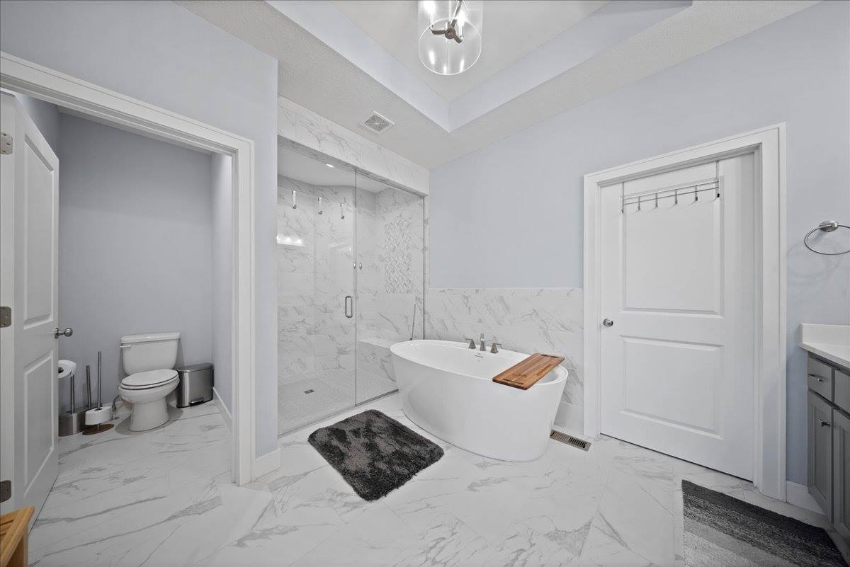 21736 W 116th Place, Olathe, KS 66061