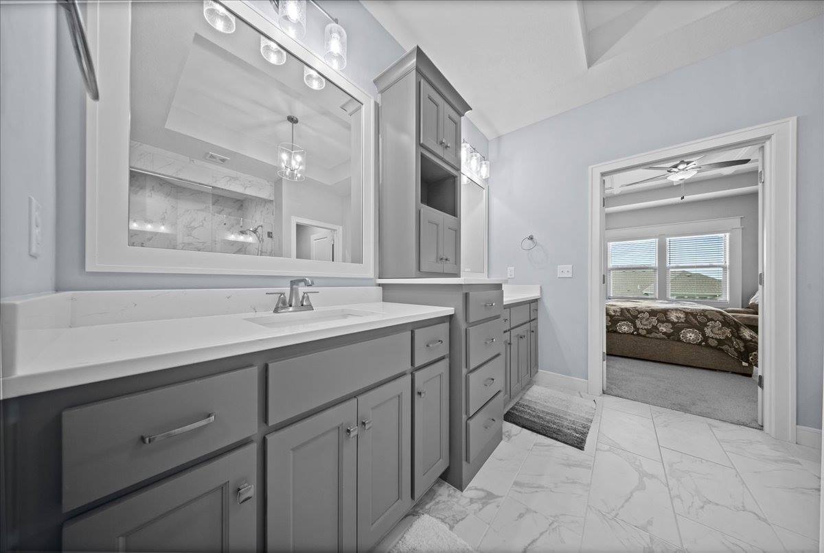 21736 W 116th Place, Olathe, KS 66061