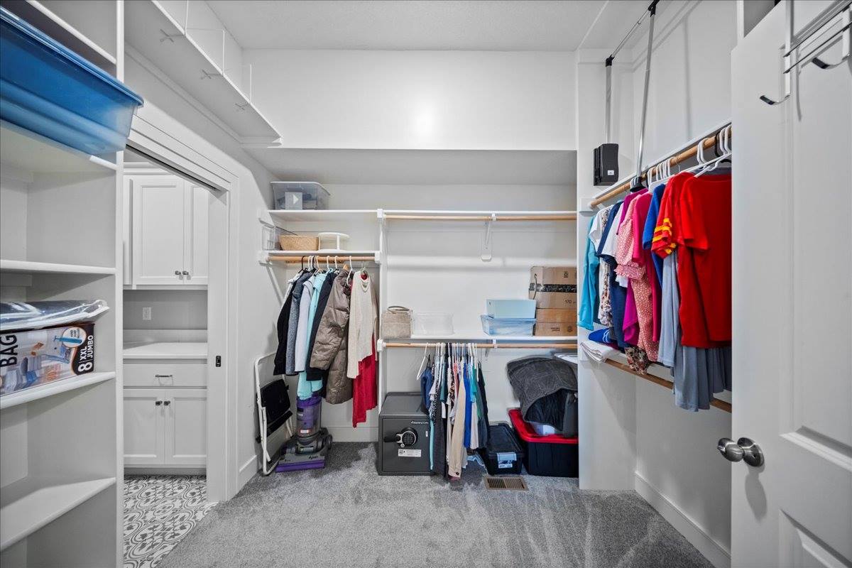 21736 W 116th Place, Olathe, KS 66061