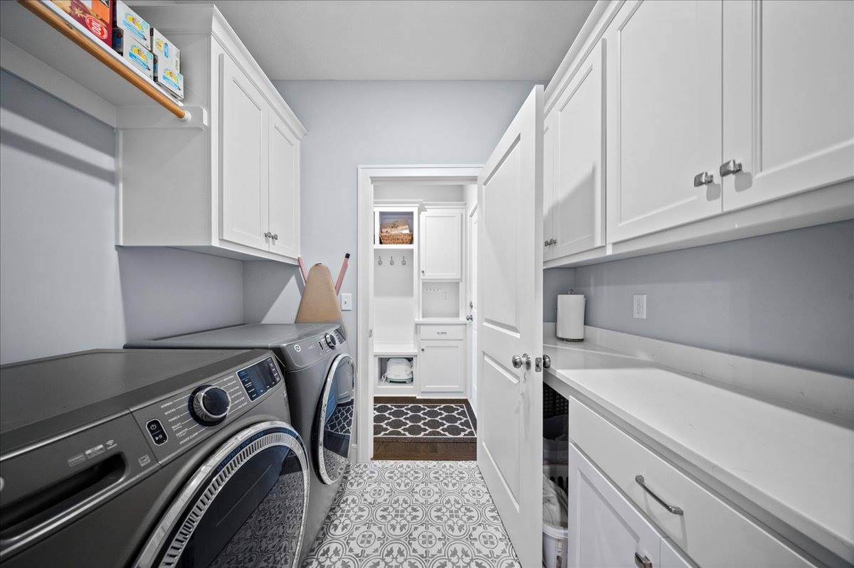 21736 W 116th Place, Olathe, KS 66061